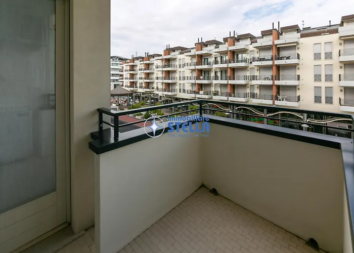 Condomino Marina Marconi *